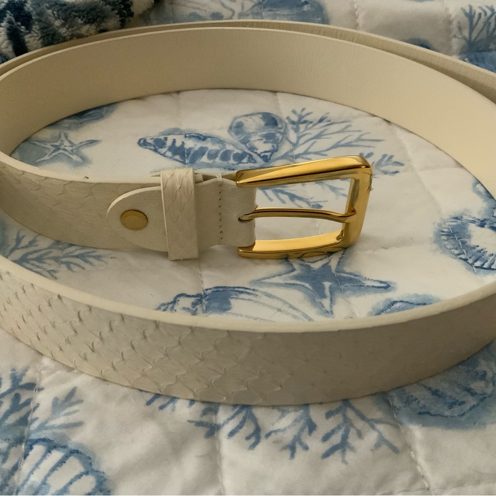 St. John belt size L